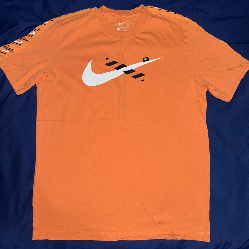 Nike tee